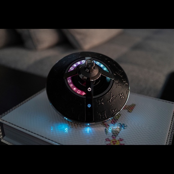 Louis Vuitton Horizon Light up speaker - Picture 3 of 5